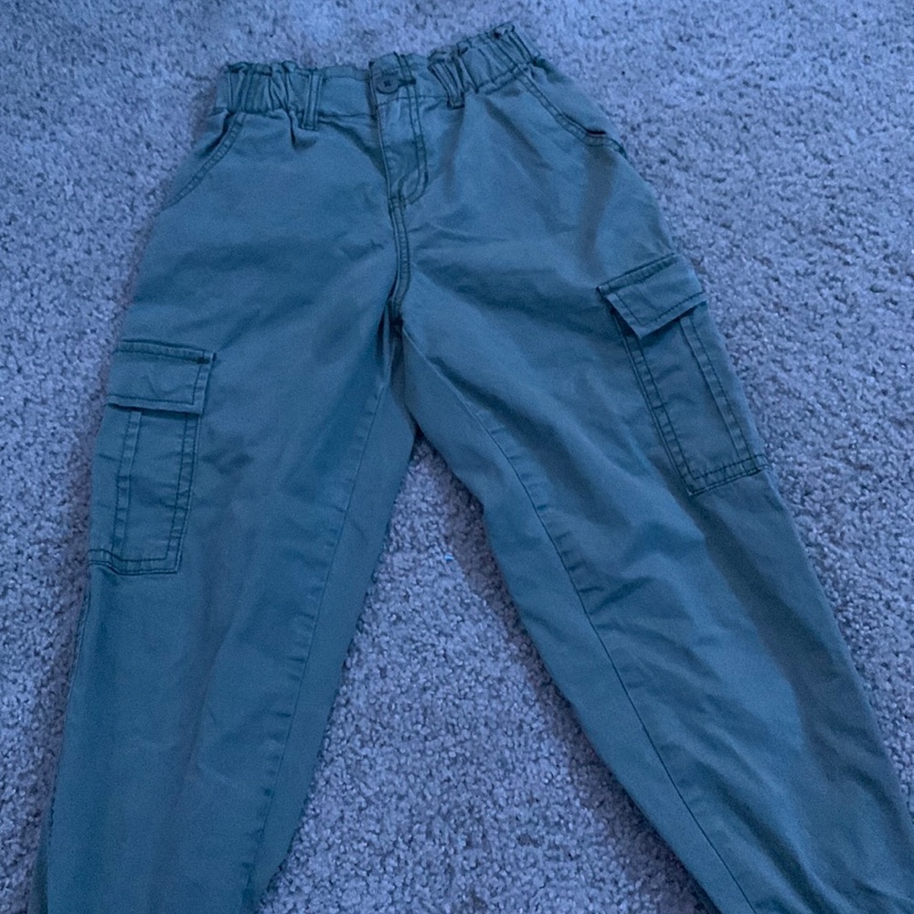 A green jeans cargo